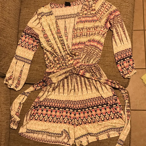 Dresses & Skirts - Romper with 3/4 sleeves